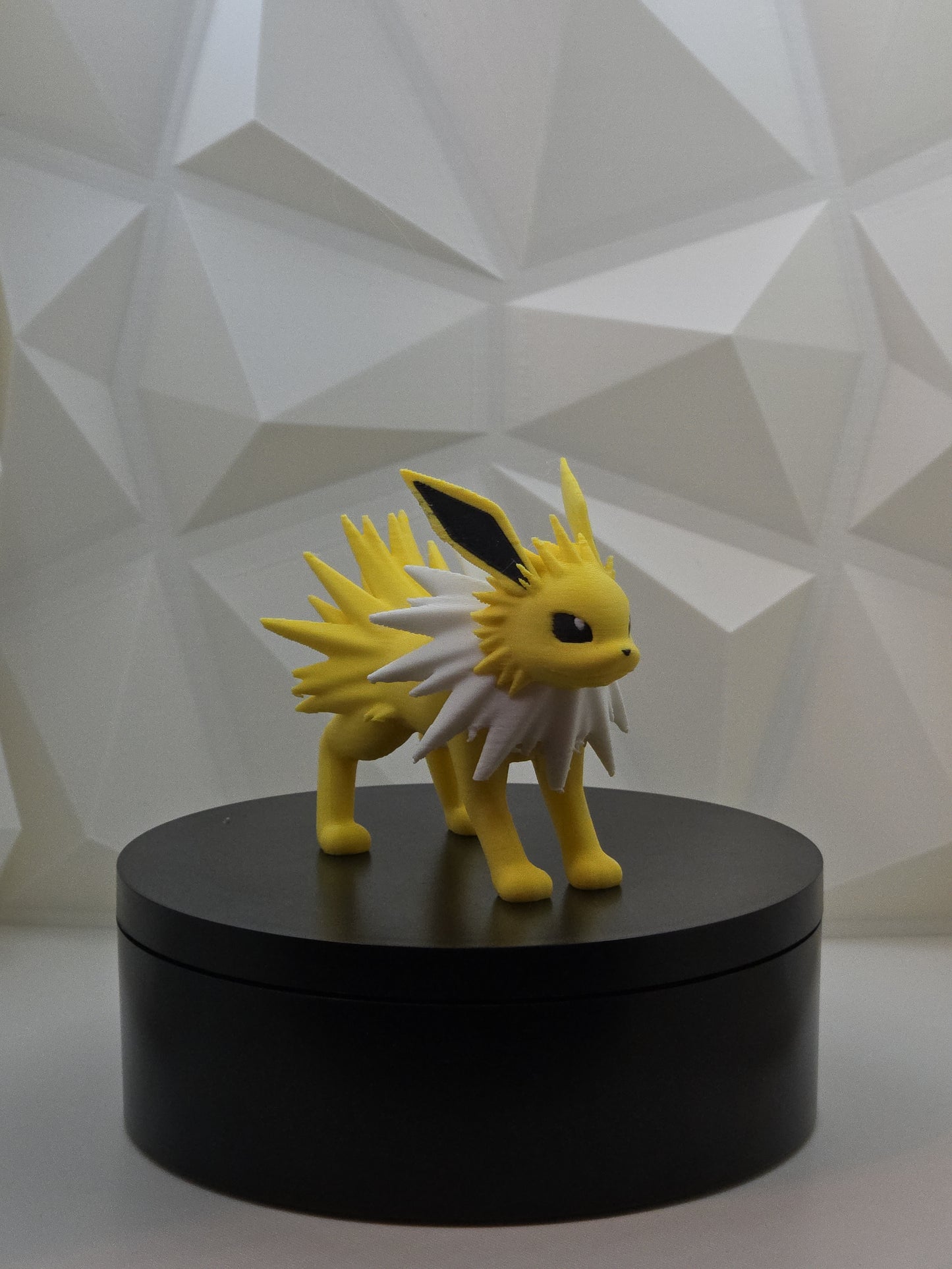 Pokémon 135 (Jolteon)